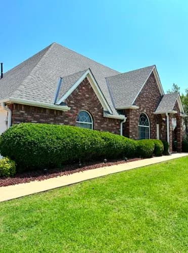 profile photo for Blue Ladder Roofing & Construction